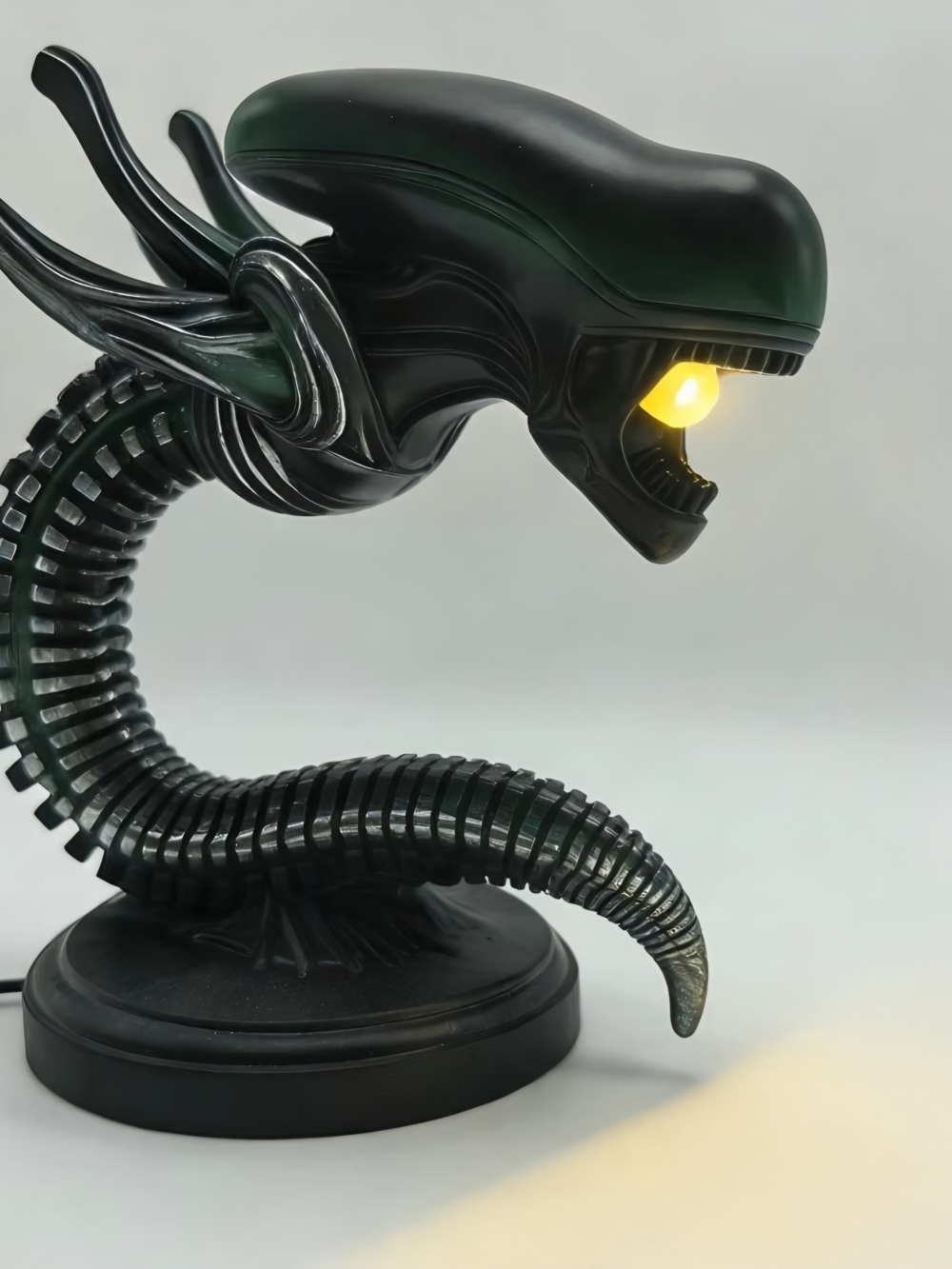 Alien Lamp Space Monster Night Light, 3D Movie Resin Xenomorph | LED